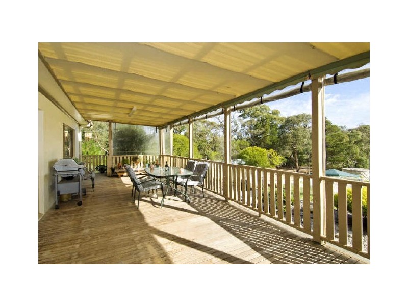 10 Youngs Road, St Andrews VIC 3761