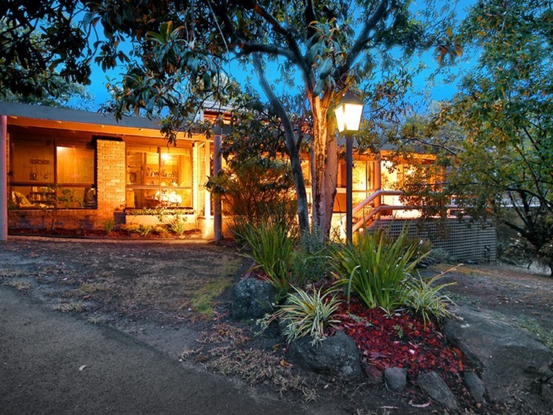 52 Laurison Road, Eltham VIC 3095