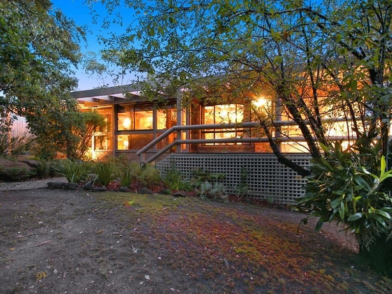 52 Laurison Road, Eltham VIC 3095
