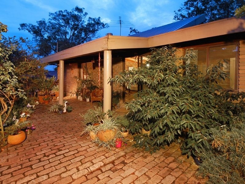 52 Laurison Road, Eltham VIC 3095