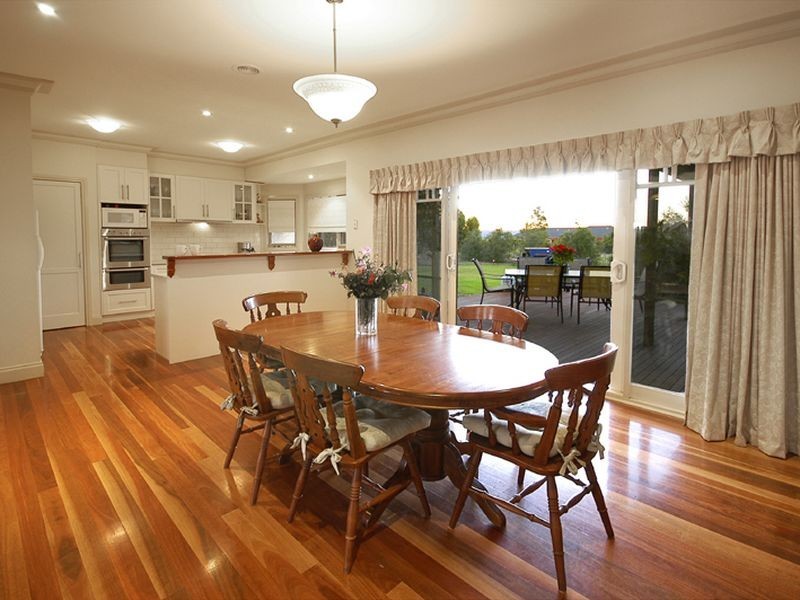 8 Hammond Circuit, Bacchus Marsh VIC 3340