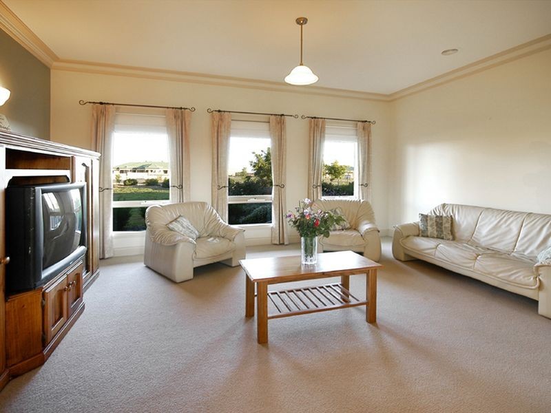 8 Hammond Circuit, Bacchus Marsh VIC 3340