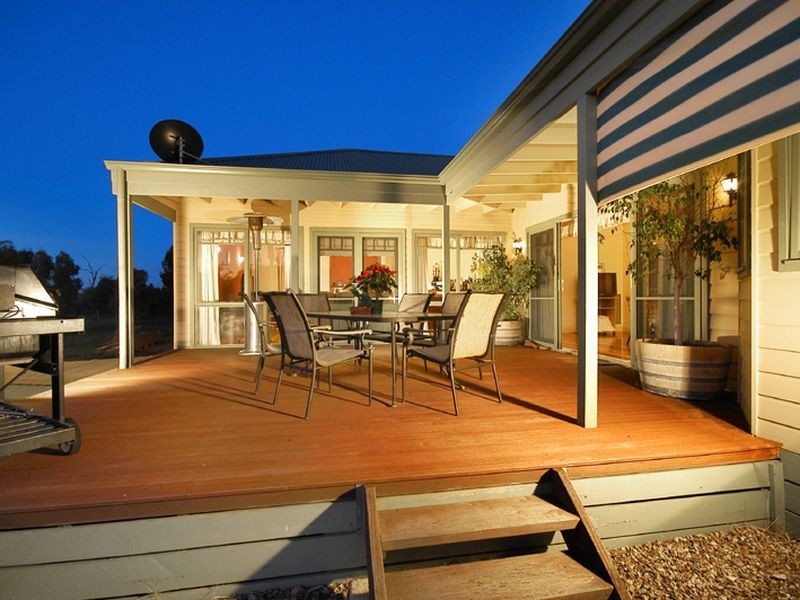 8 Hammond Circuit, Bacchus Marsh VIC 3340