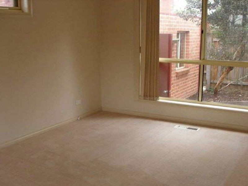 2/24 Wilson Street, Montmorency VIC 3094