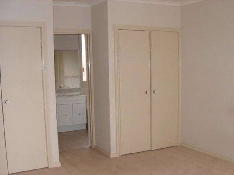 2/24 Wilson Street, Montmorency VIC 3094