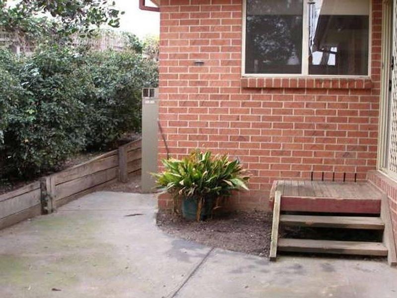 2/24 Wilson Street, Montmorency VIC 3094