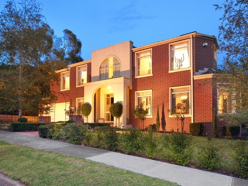 2 Oakhurst Avenue, Heidelberg VIC 3084