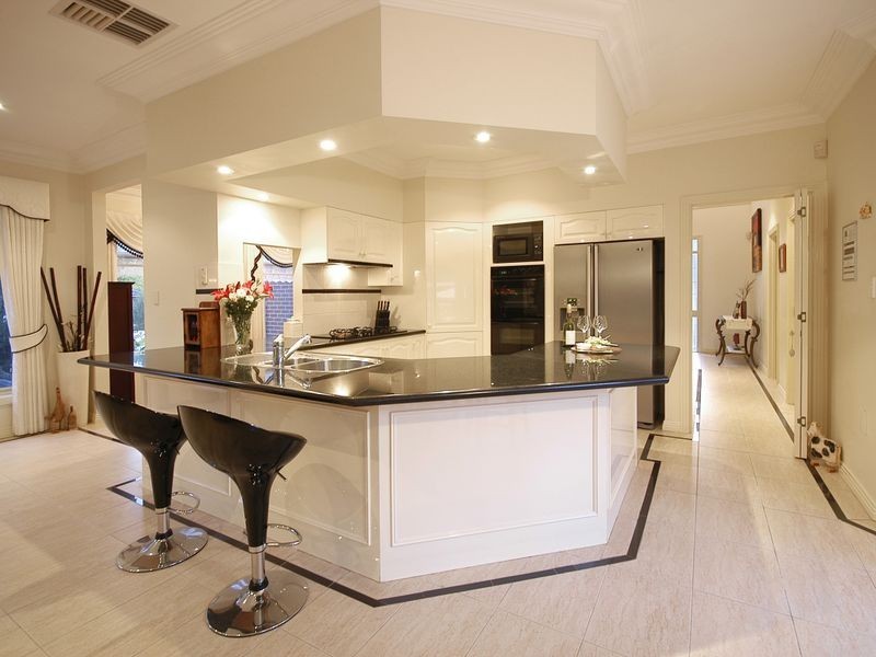 2 Oakhurst Avenue, Heidelberg VIC 3084