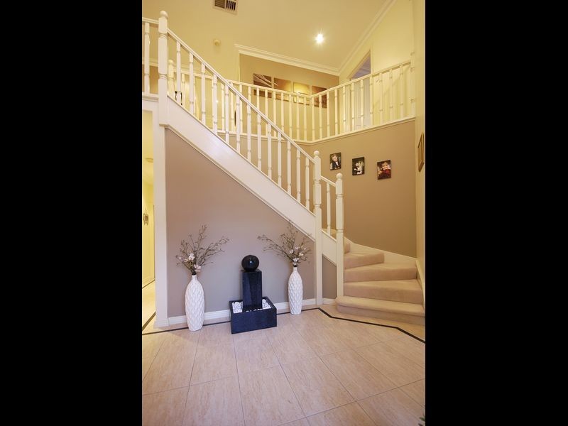 2 Oakhurst Avenue, Heidelberg VIC 3084