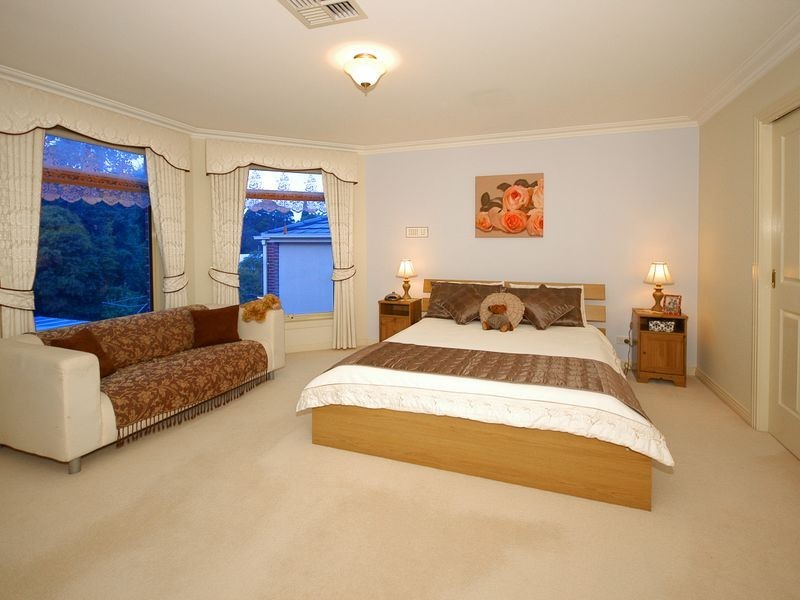 2 Oakhurst Avenue, Heidelberg VIC 3084