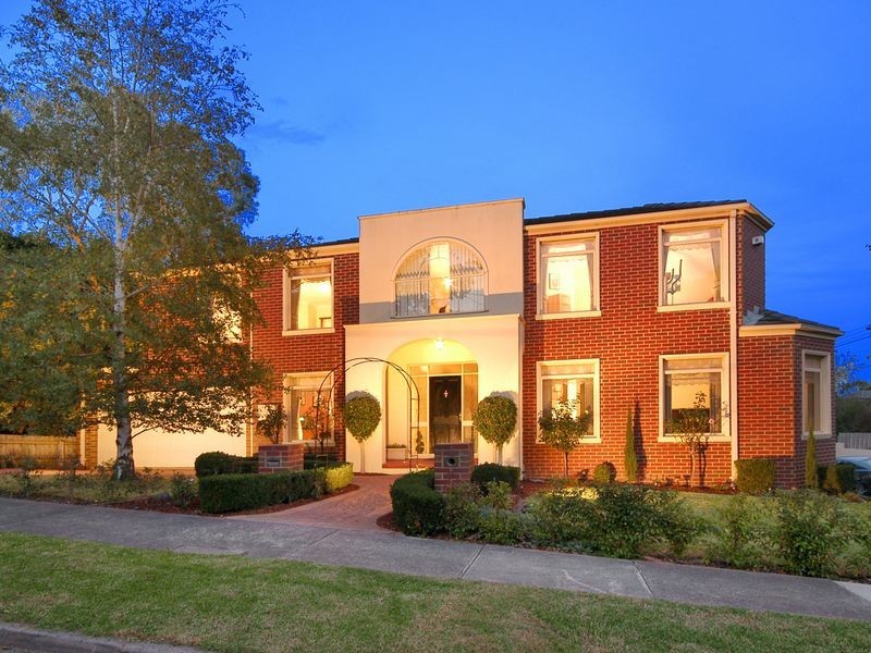 2 Oakhurst Avenue, Heidelberg VIC 3084