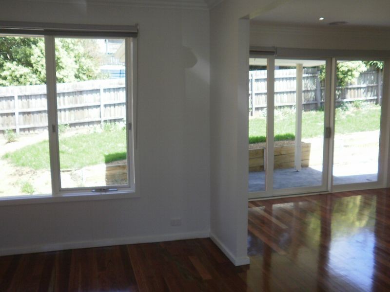 219 Mountain View Road, Briar Hill VIC 3088