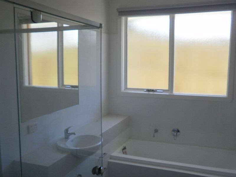 219 Mountain View Road, Briar Hill VIC 3088