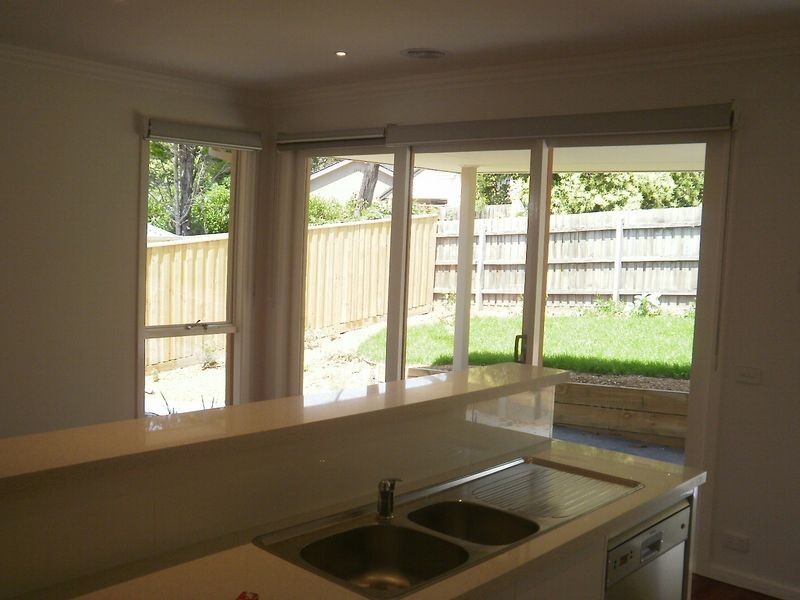 219 Mountain View Road, Briar Hill VIC 3088