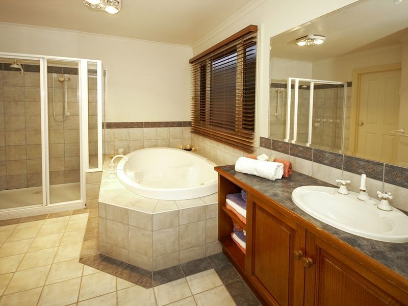 27 Teal Lane, Briar Hill VIC 3088