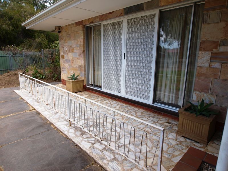 2 Kelly Road, Valley View SA 5093