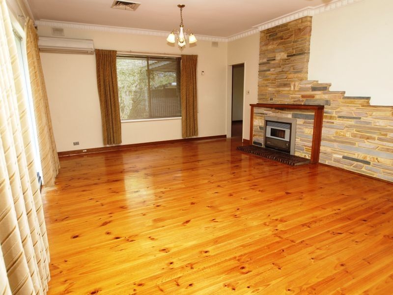 2 Kelly Road, Valley View SA 5093