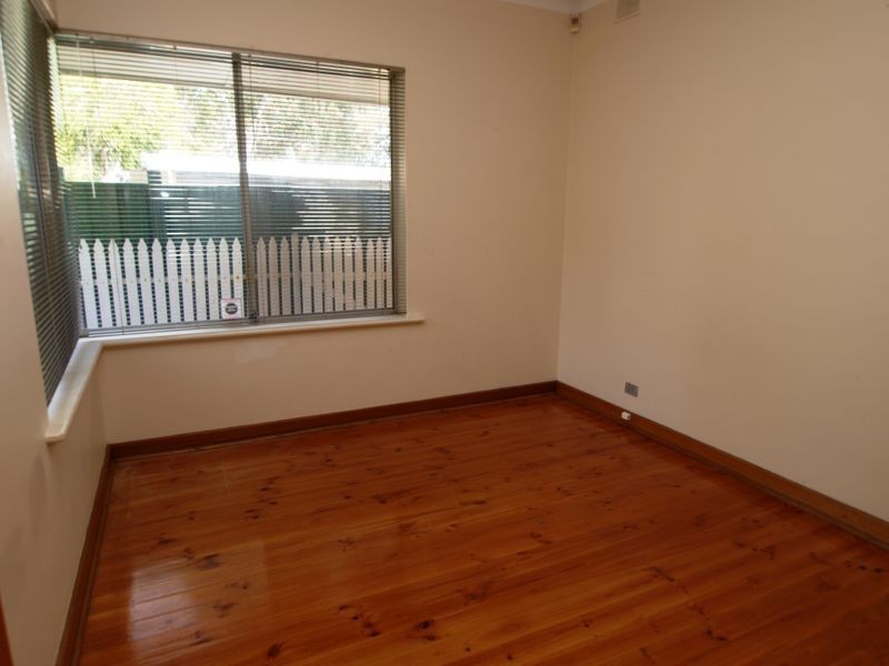 2 Kelly Road, Valley View SA 5093