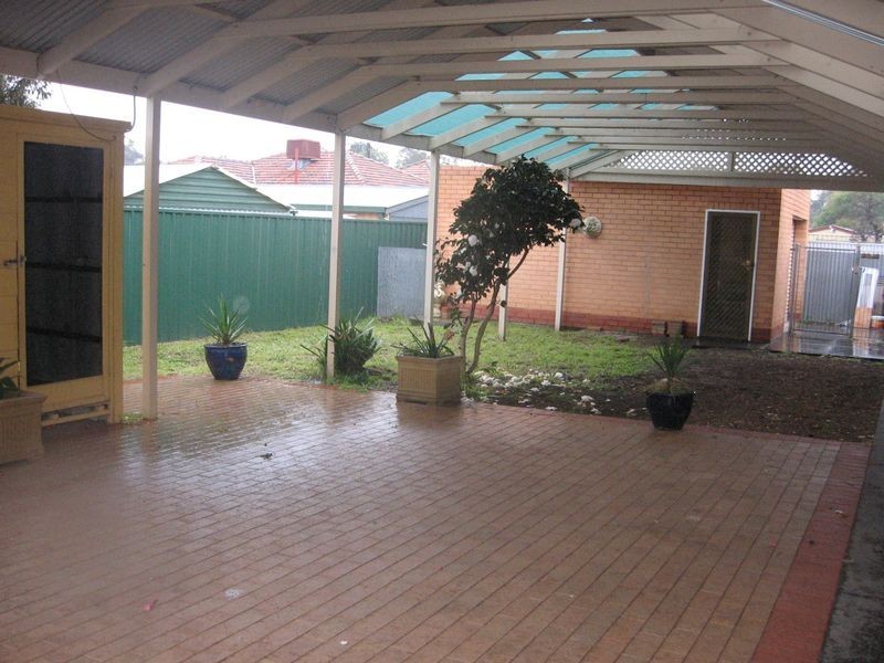 2 Kelly Road, Valley View SA 5093