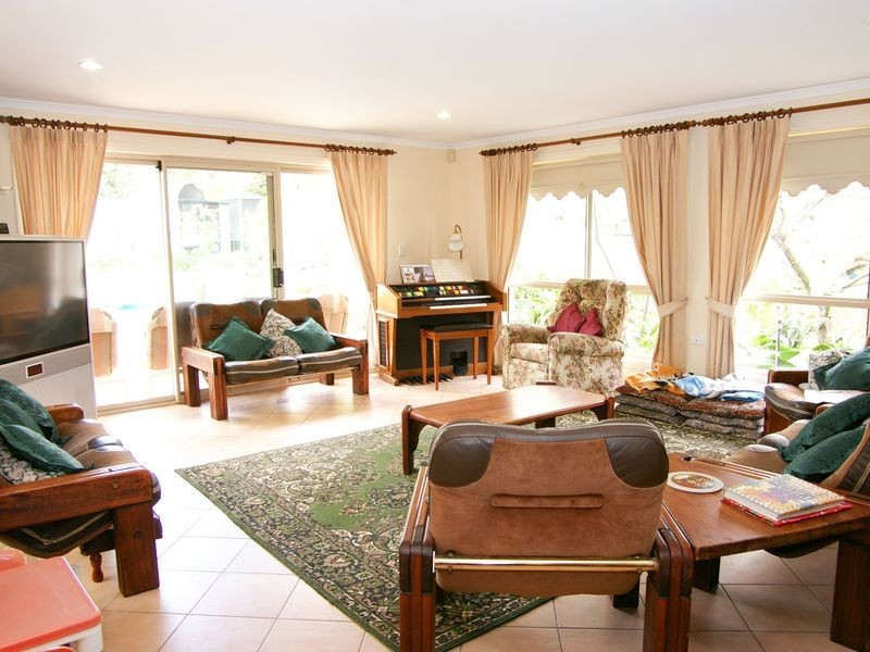 9 Seville Place, Golden Grove SA 5125