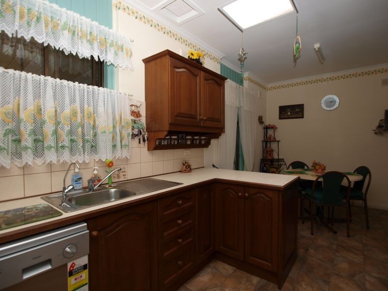 42 Barmera Avenue, Hope Valley SA 5090