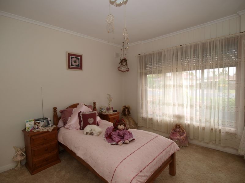 42 Barmera Avenue, Hope Valley SA 5090