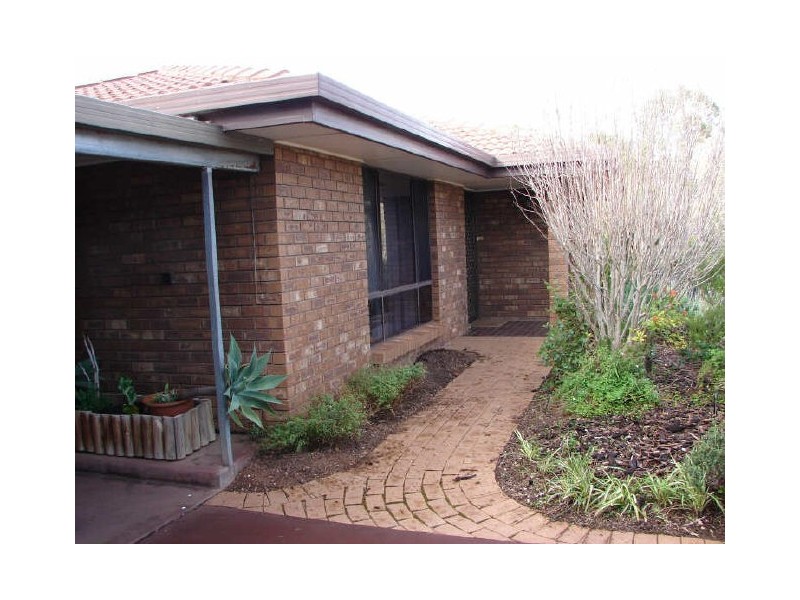 2 Victor Drive, Valley View SA 5093