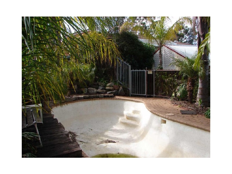 2 Victor Drive, Valley View SA 5093