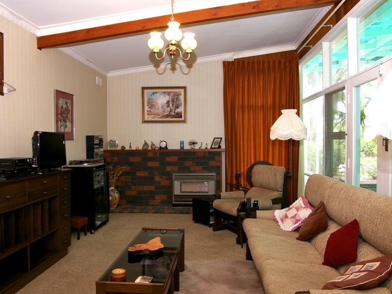 17 Honeysuckle Drive, Hope Valley SA 5090