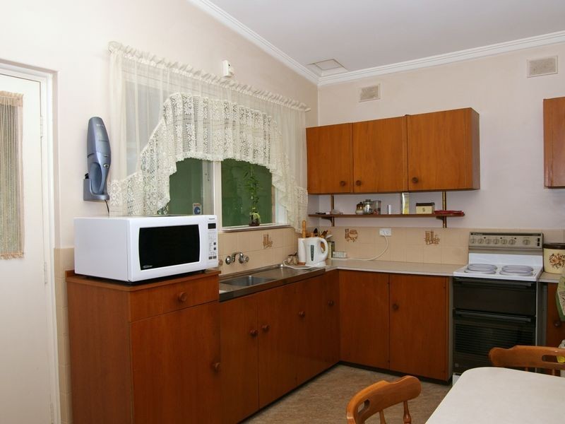 17 Honeysuckle Drive, Hope Valley SA 5090