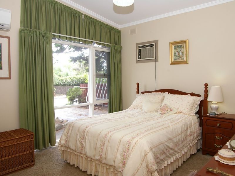 17 Honeysuckle Drive, Hope Valley SA 5090