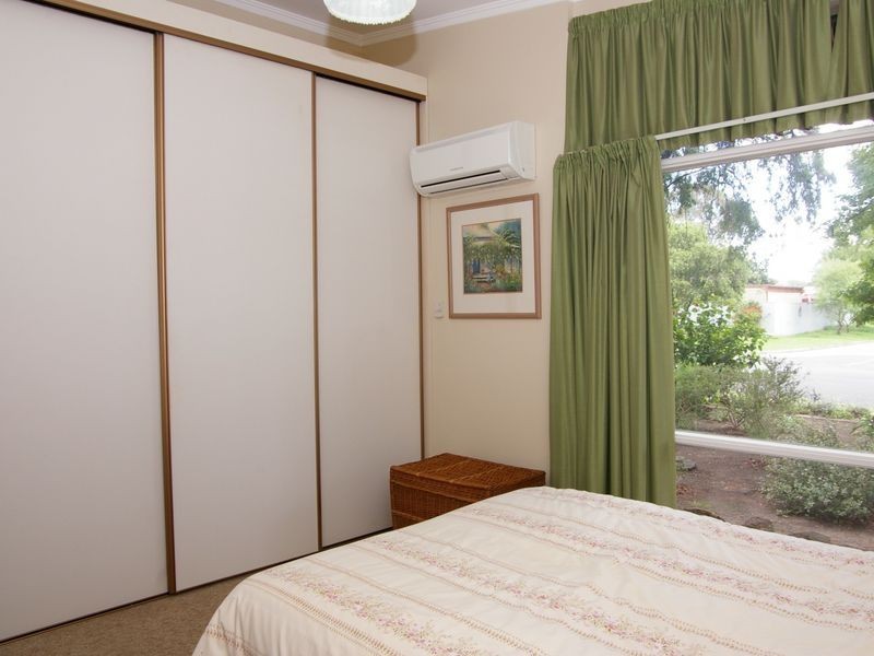 17 Honeysuckle Drive, Hope Valley SA 5090