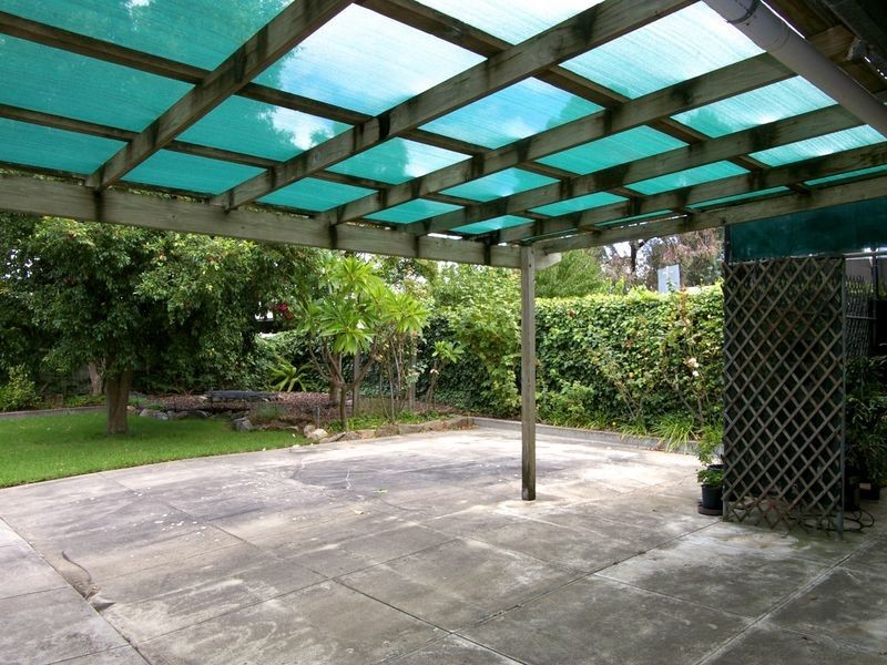 17 Honeysuckle Drive, Hope Valley SA 5090