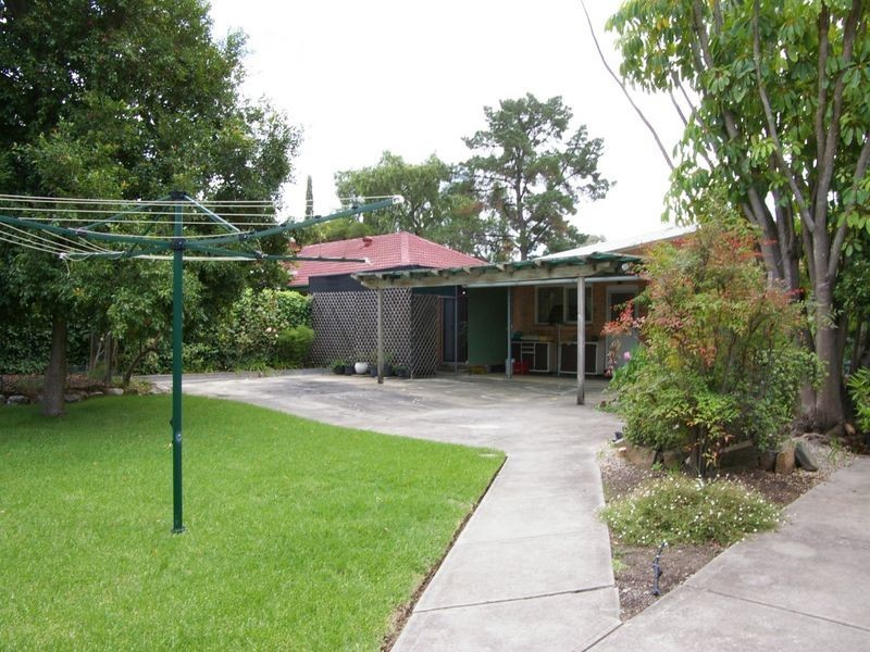 17 Honeysuckle Drive, Hope Valley SA 5090