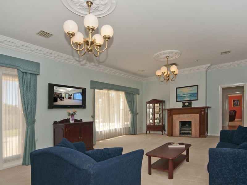 5 The Grove Way, Salisbury Heights SA 5109