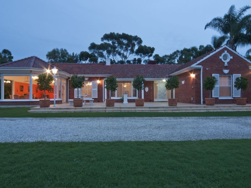 5 The Grove Way, Salisbury Heights SA 5109