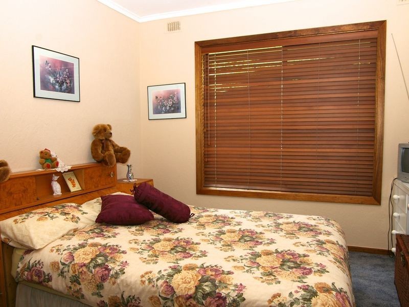 11 Marsha Drive, Banksia Park SA 5091