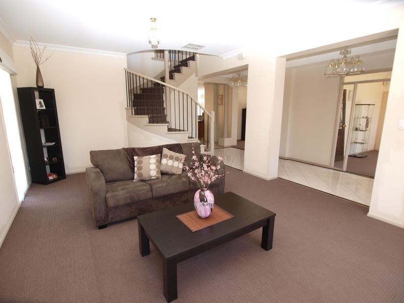1 Riverbank Parade, Gulfview Heights SA 5096