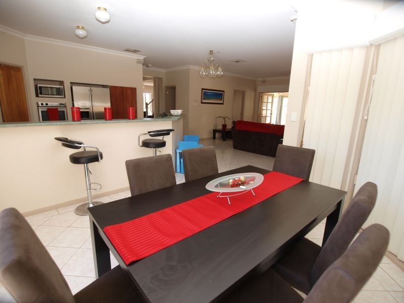 1 Riverbank Parade, Gulfview Heights SA 5096