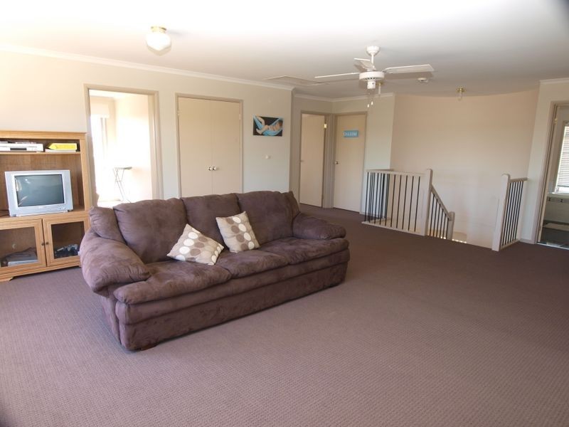 1 Riverbank Parade, Gulfview Heights SA 5096