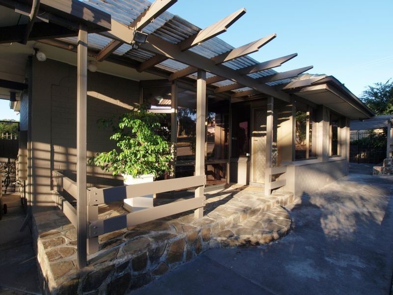 12 Bellvue St, Vista SA 5091