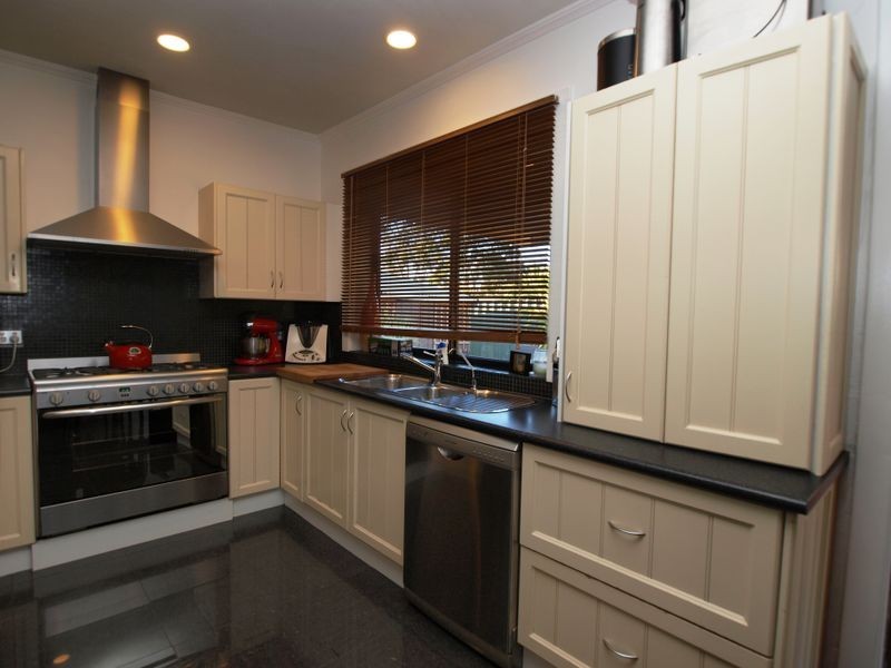 12 Bellvue St, Vista SA 5091