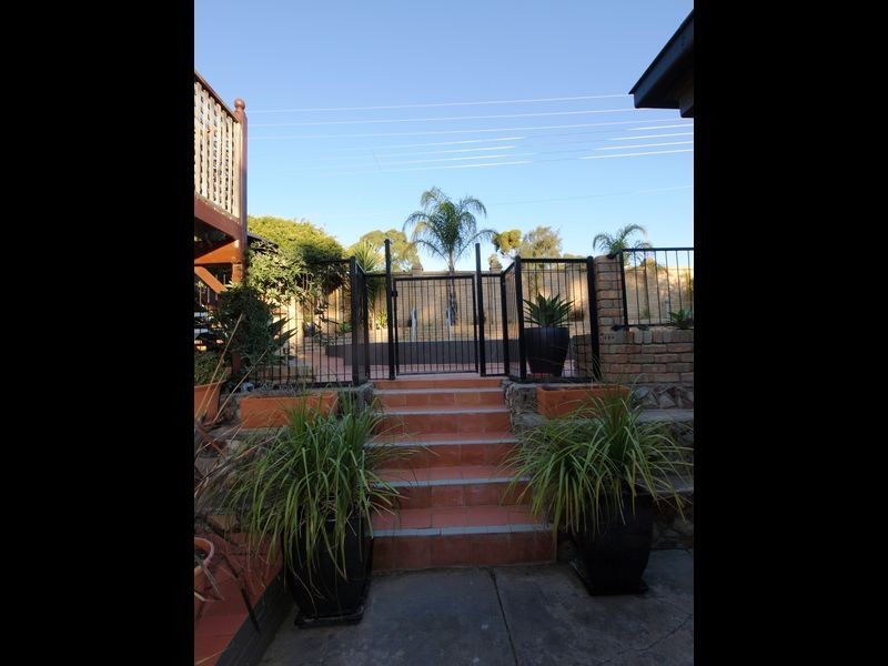 12 Bellvue St, Vista SA 5091