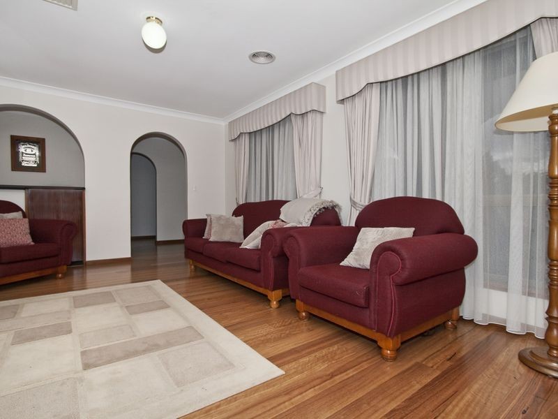 6 Roberts Cres, Hope Valley SA 5090