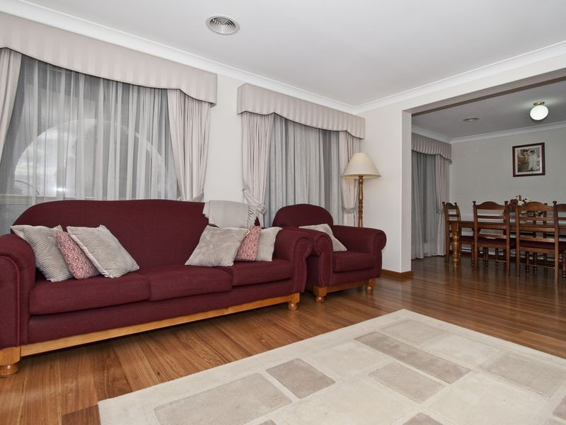 6 Roberts Cres, Hope Valley SA 5090