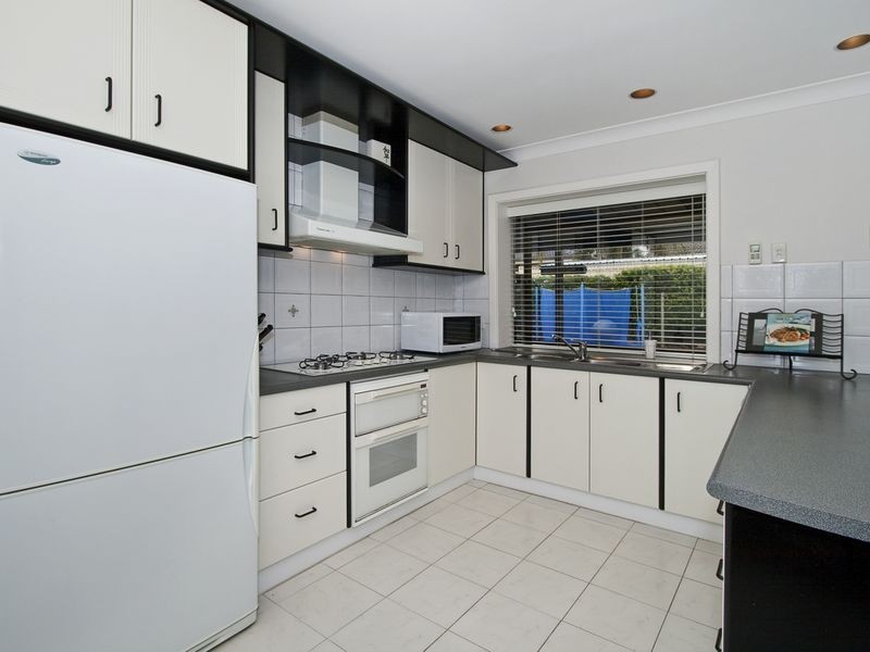 6 Roberts Cres, Hope Valley SA 5090