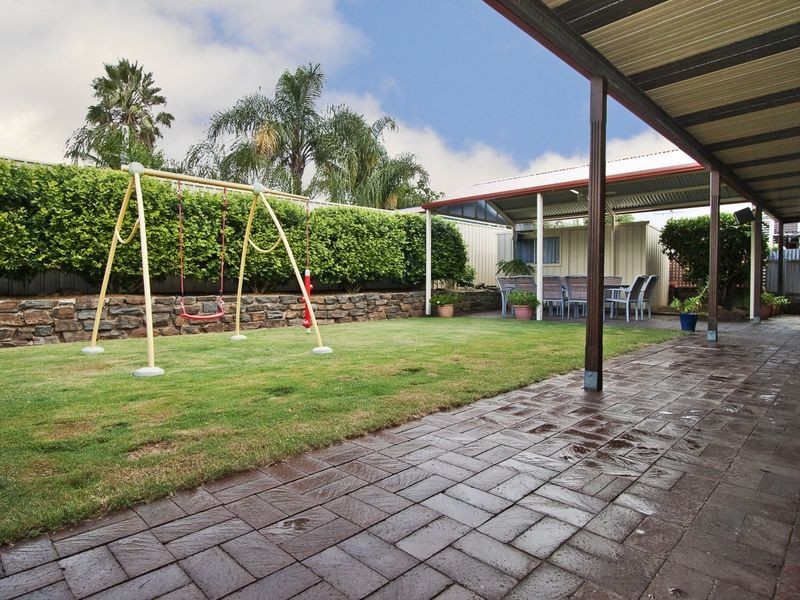 6 Roberts Cres, Hope Valley SA 5090