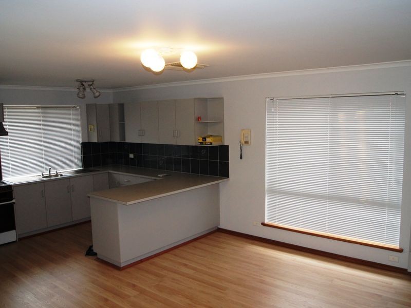 2/6 Heysen Ave, Hope Valley SA 5090