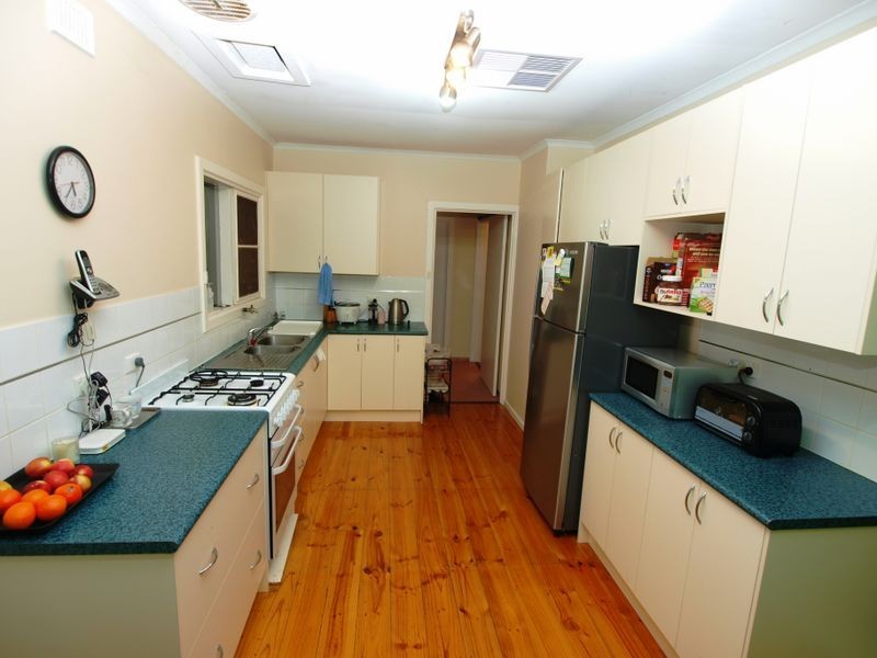 1 Leane Avenue, Ridgehaven SA 5097