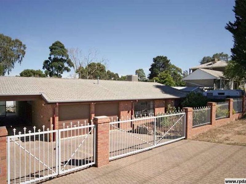 68 Hamilton Rd, Fairview Park SA 5126